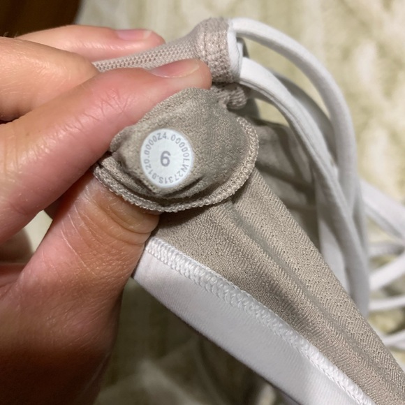 Lululemon sports bra - Picture 2 of 2